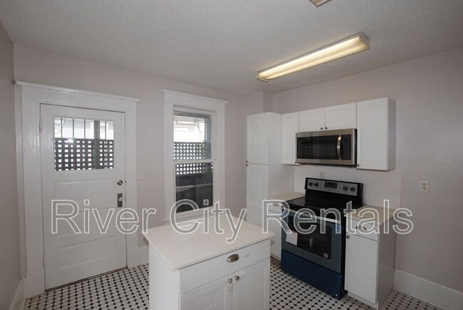 Building Photo - 1525 Osceola St