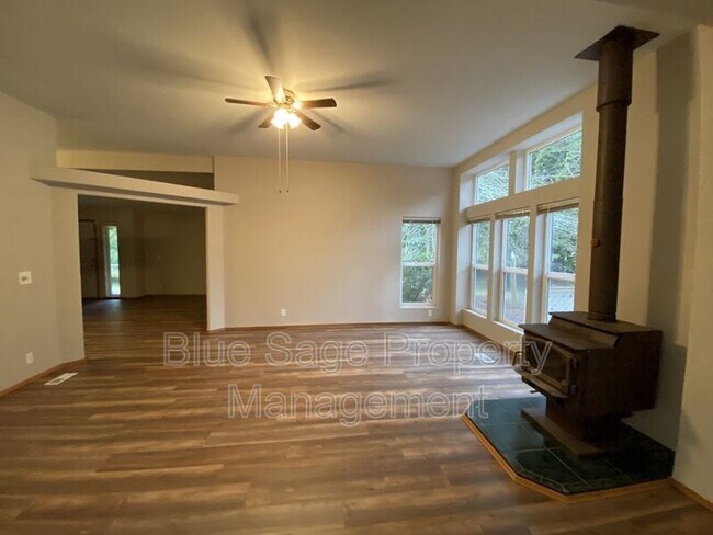 Foto del edificio - 1375 S Bagley Creek Rd