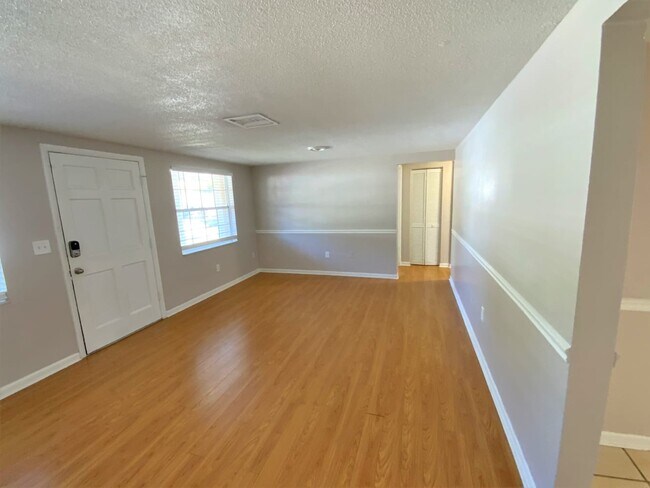Foto del edificio - 7234 Magnolia Valley Dr