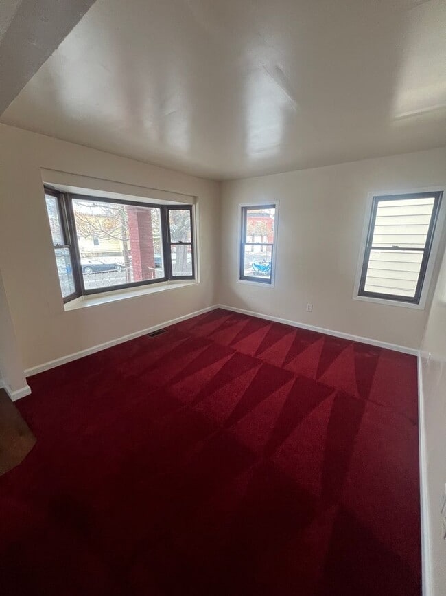 Foto del edificio - Large 3 Bed 2 Bath House