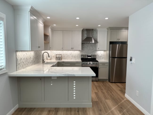 Building Photo - 1009 N Prospero Dr