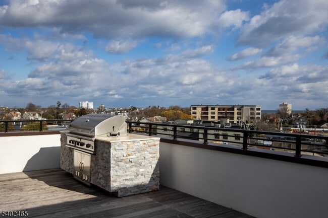 Foto del edificio - 258 Morris Ave