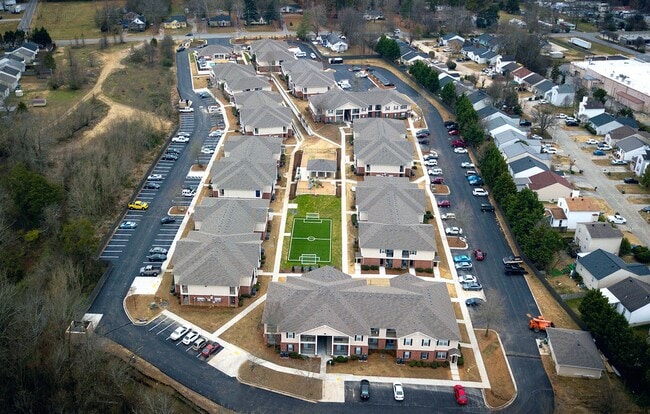 Building Photo - Dawnville Meadows Apartments