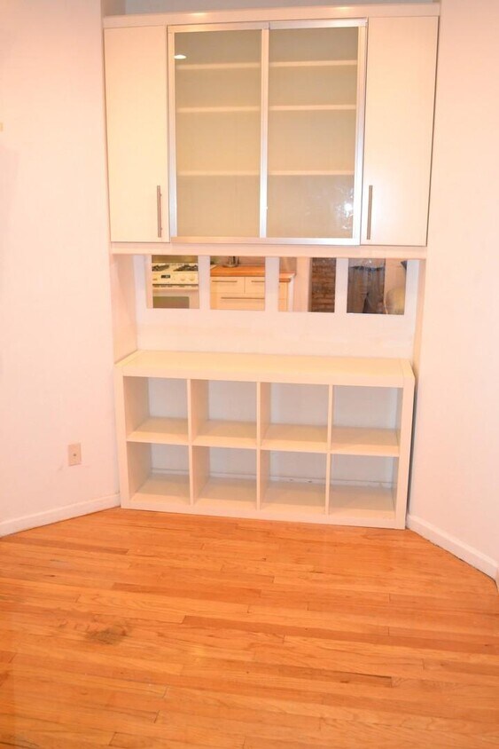 Foto del edificio - 0 bedroom in Chicago IL 60626