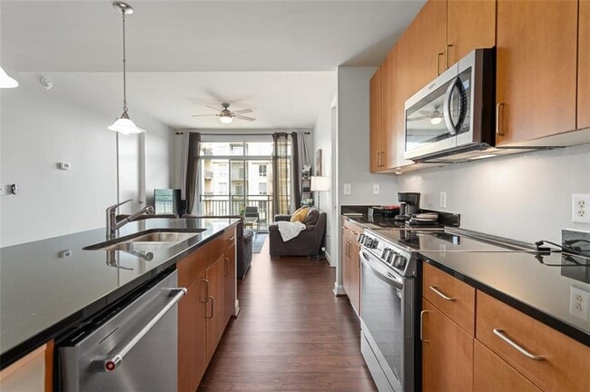 Building Photo - 711 Cosmopolitan Dr NE