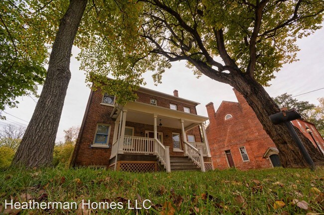 Building Photo - 4 br, 2.5 bath House - 303 King Street