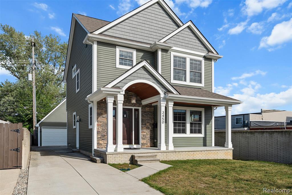 Foto principal - 3450 Buckingham Ave