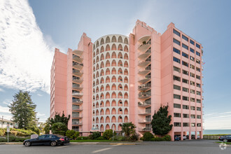 Building Photo - The Villa Maris