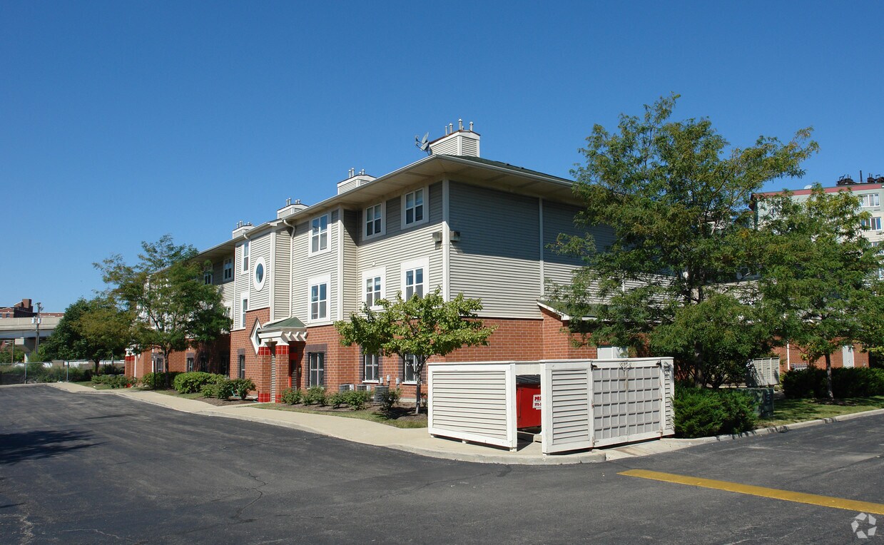 Jade Garden Apartments - Chicago, IL | Apartments.com