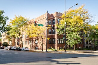 Building Photo - 3550 N Racine Ave