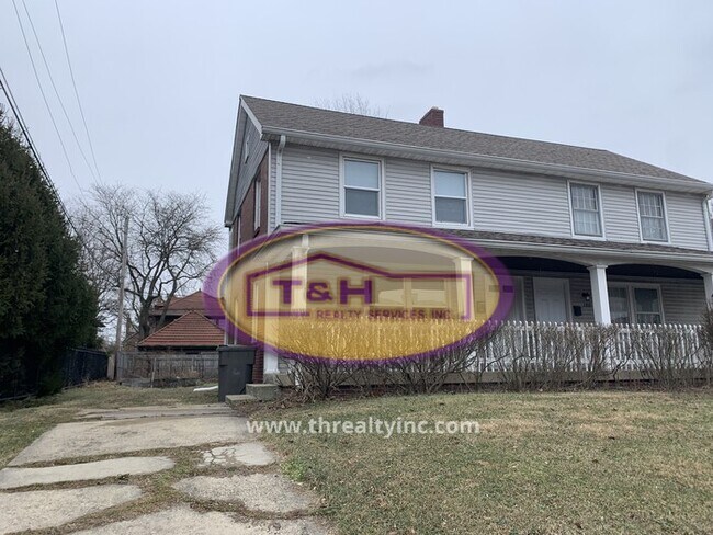 Building Photo - Nice Duplex off 38th & Pennsylvania!