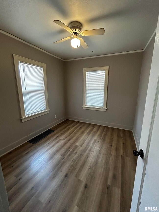 Building Photo - 607 E Forrest Hill Ave