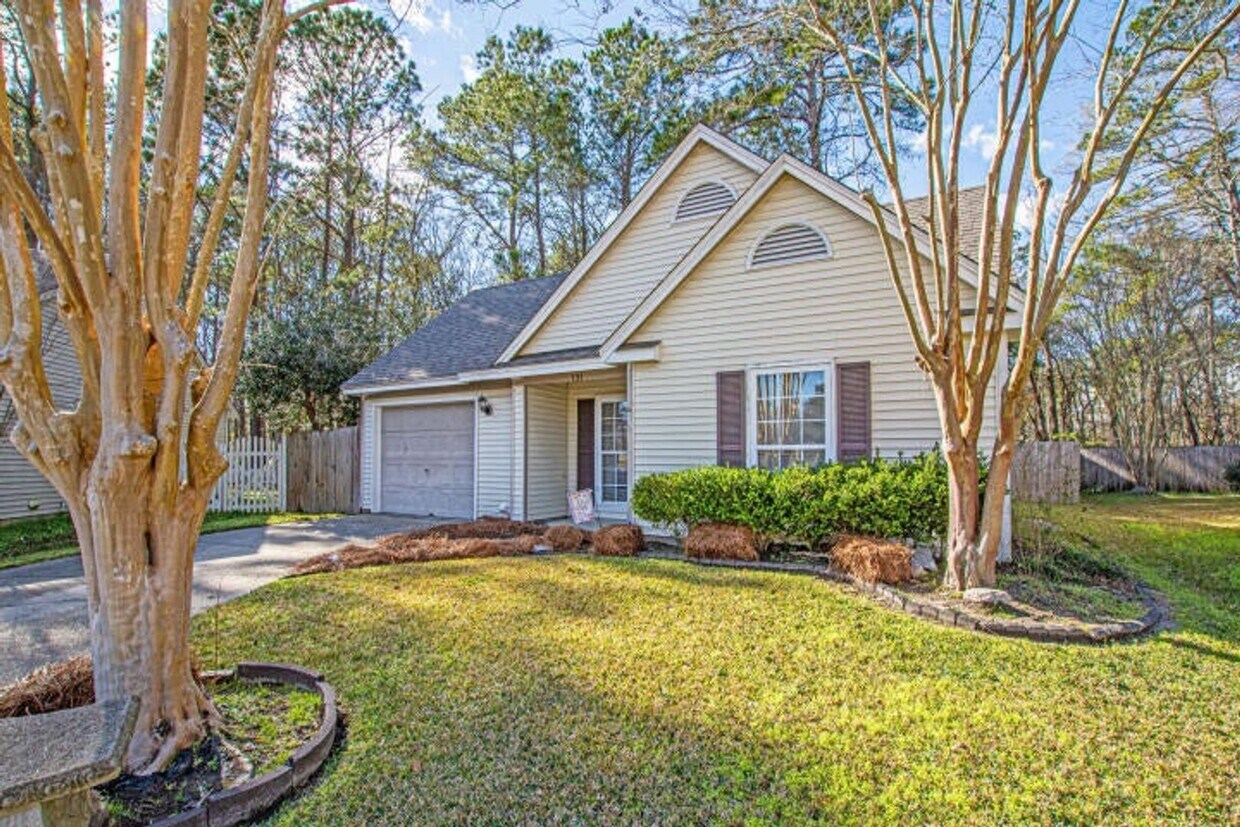 Primary Photo - 3 Bedroom 2 Bath in Crowfield