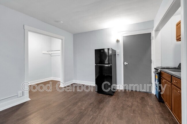 Foto del edificio - 870 Lafayette Ave