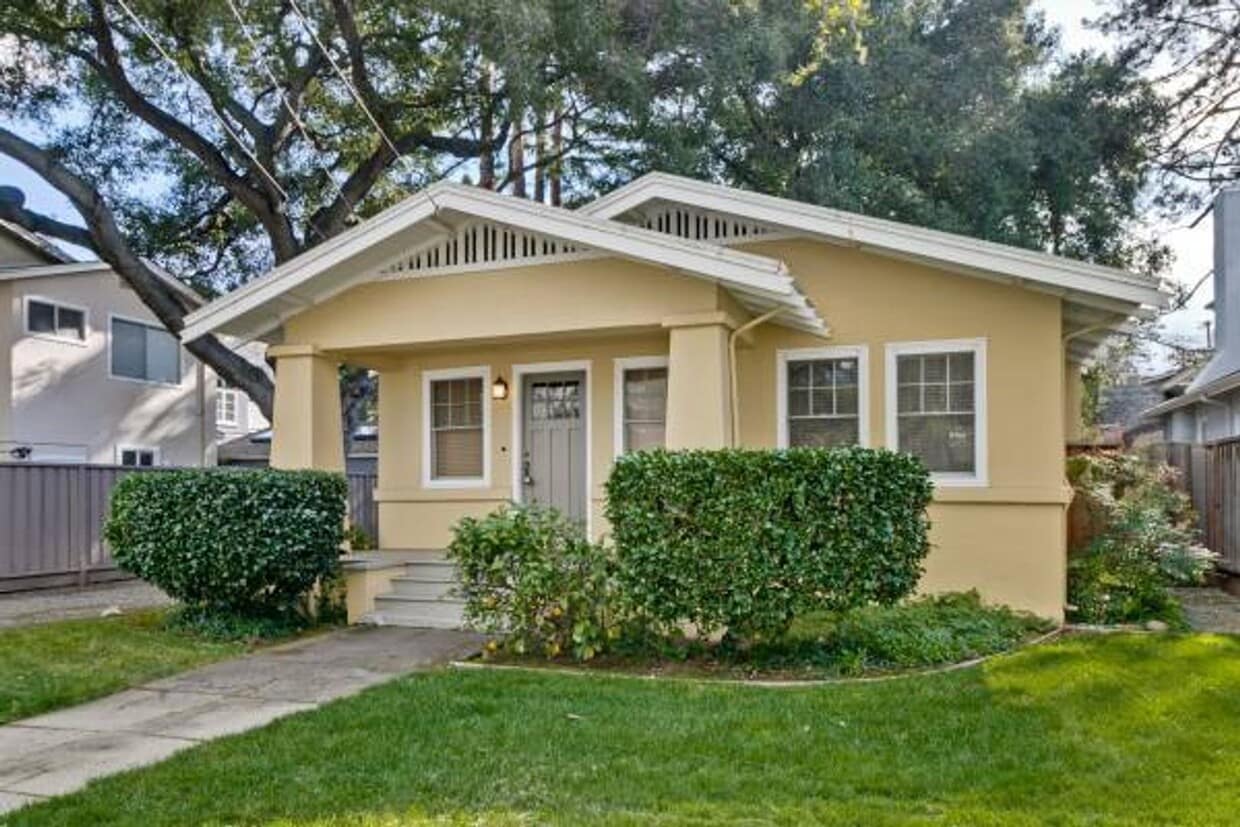 Primary Photo - 2 Bed, 2 Bath Craftsman Style Home by Down...