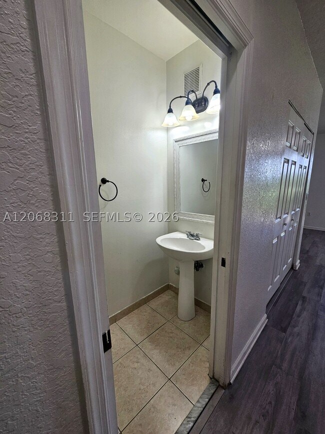 Foto del edificio - 2514 SW 83rd Terrace