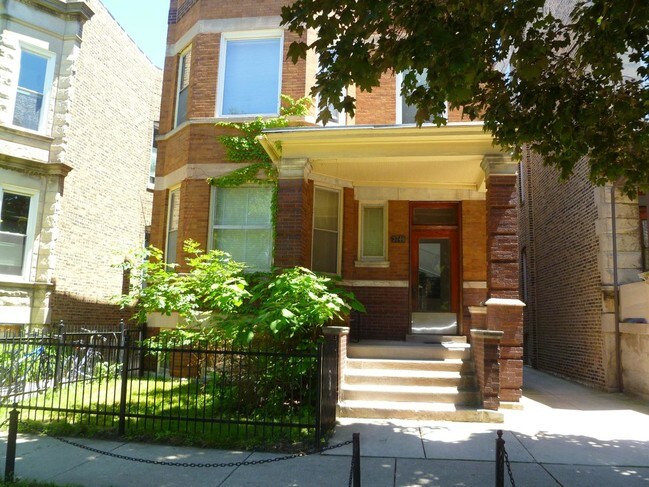 Front of buildng - 3745 N Magnolia Ave