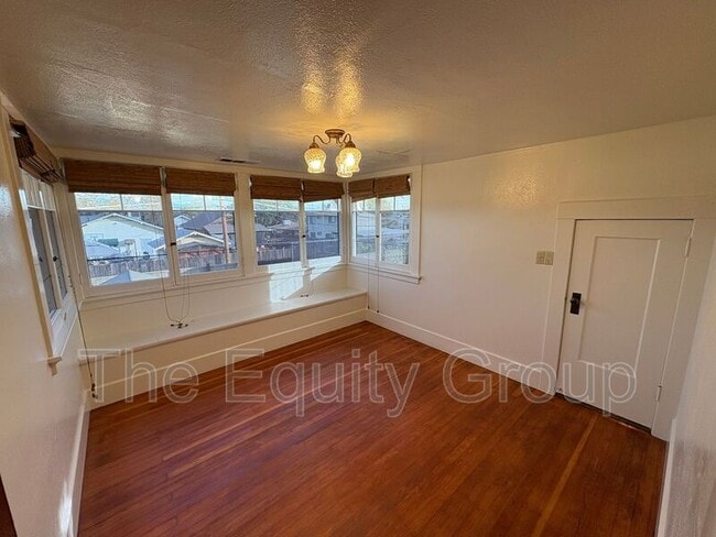 Foto del edificio - 820 S Court St