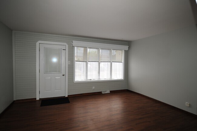 sala de estar - 375 Elm Ave