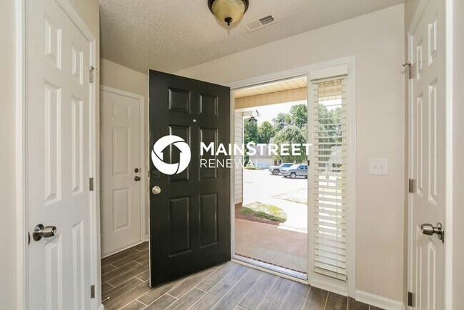 Building Photo - 3 Bedroom Pet-Friendly Home in Browns Summit, NC with Main Street Renewal