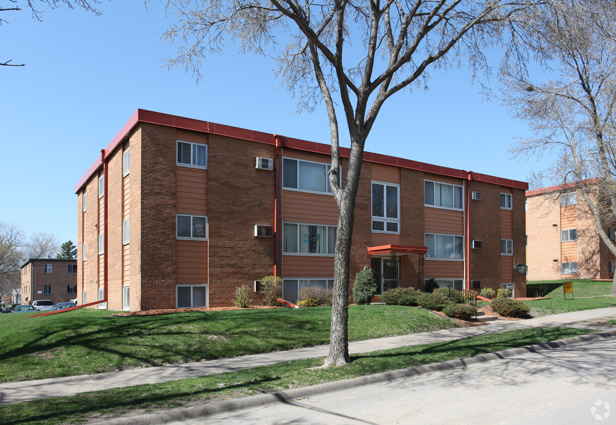 Primary Photo - Quarry Place Apts