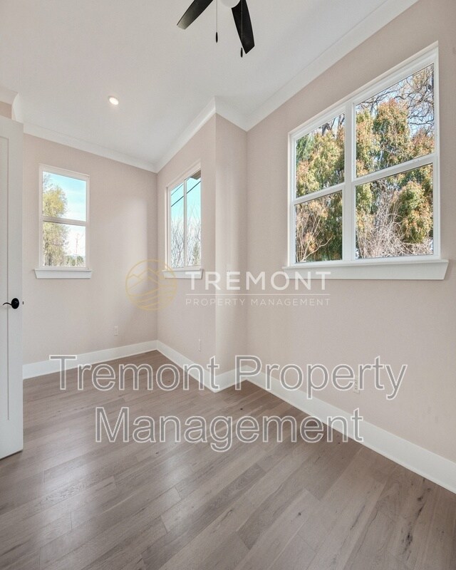 Foto del edificio - 1227 J Andrews Pl