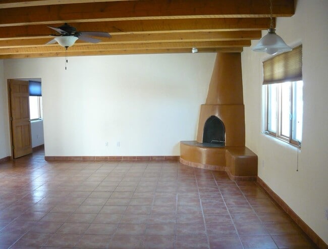 Building Photo - 512 Acoma St