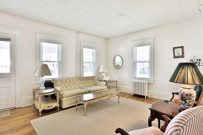 Building Photo - 407 Jersey Ave