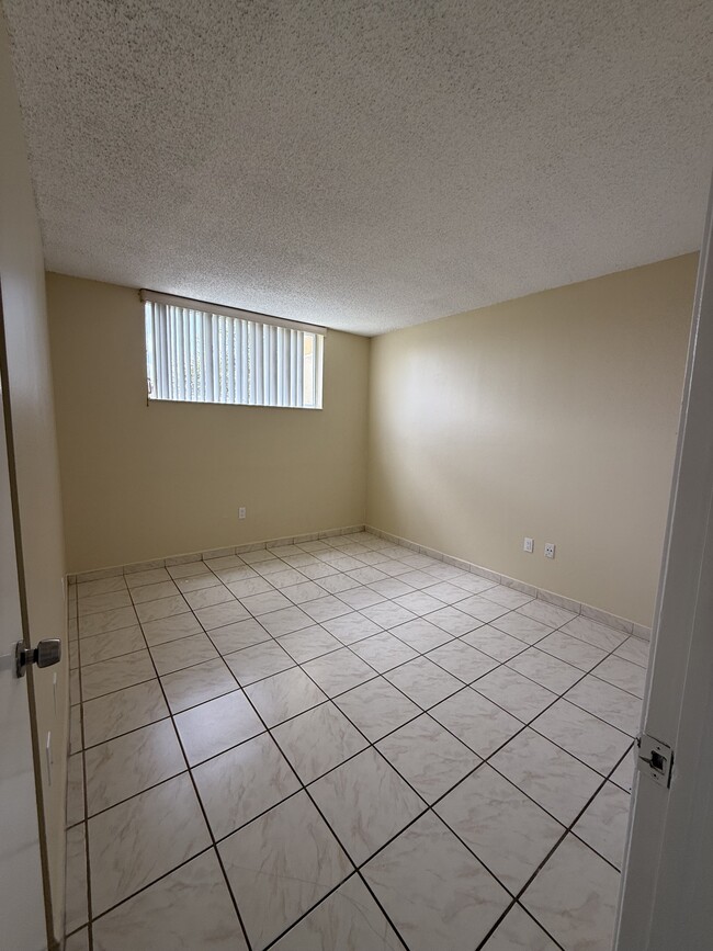 Foto del edificio - 8320 NW 7th St