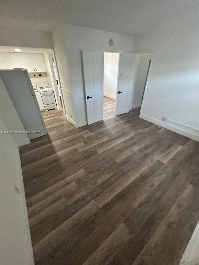 Foto del edificio - 1035 N Andrews Ave