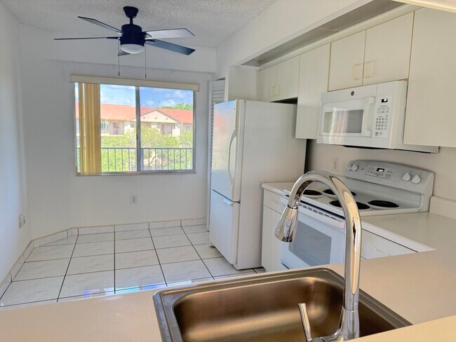 Building Photo - 1001 SW 141st Ave