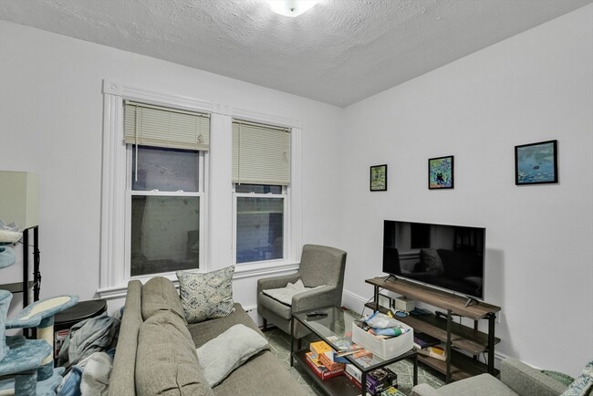 Building Photo - 98 Cypress St
