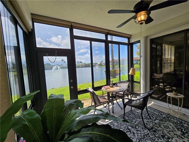 Foto del edificio - 6041 SE Landing Way