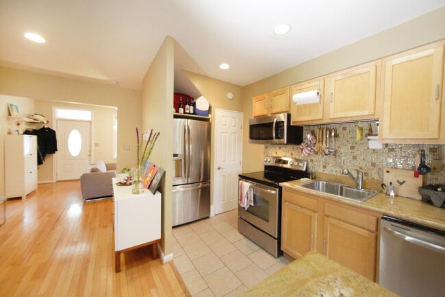 Building Photo - "Practically Perfect"  Brookland 3 Bedroom 2 Bath home