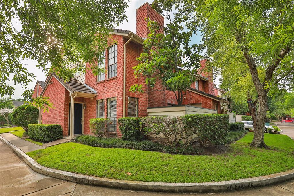 Foto principal - 2211 S Kirkwood Rd
