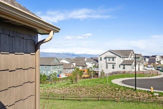 Foto del edificio - 3 Bedroom, 3 Bth Townhome with 2 Car Garage