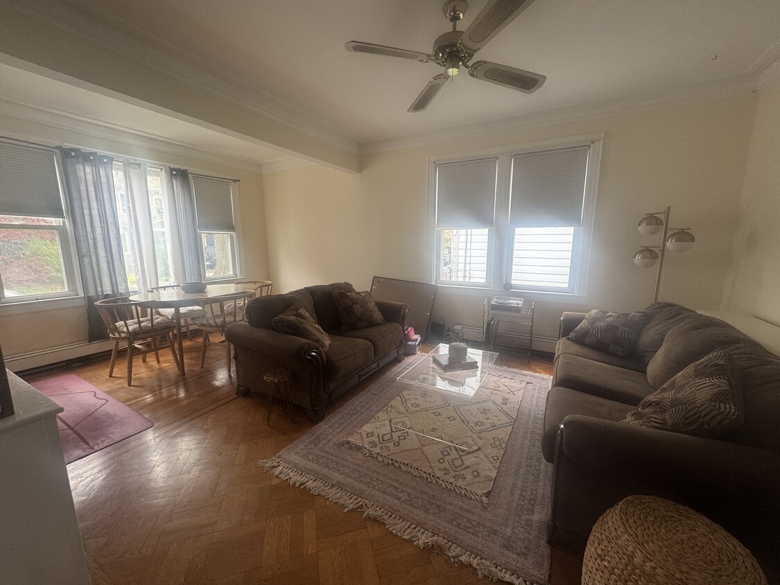 Foto del edificio - 425 Magnolia St