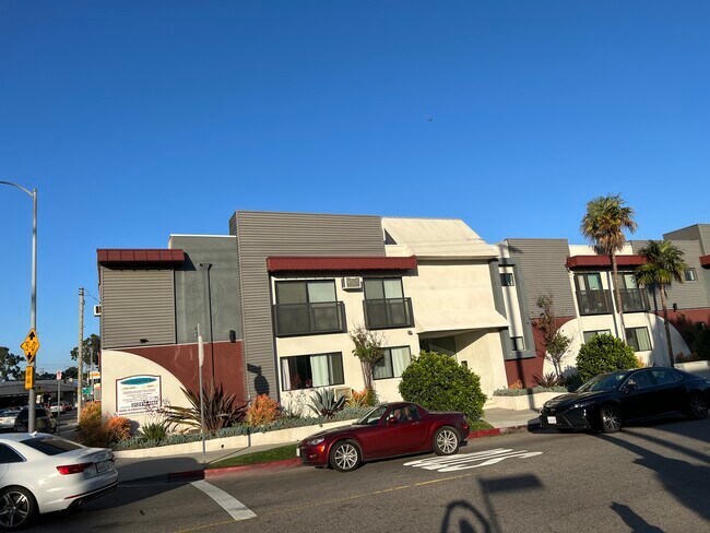 Foto del edificio - 3510 Clarington Ave