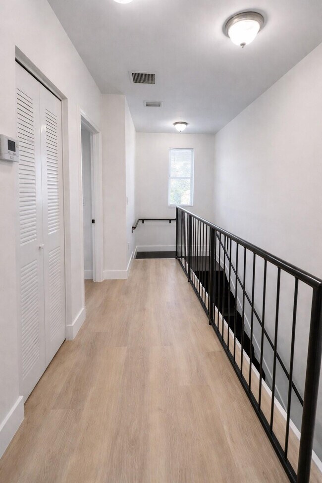 Foto del edificio - 720 NW 61st St