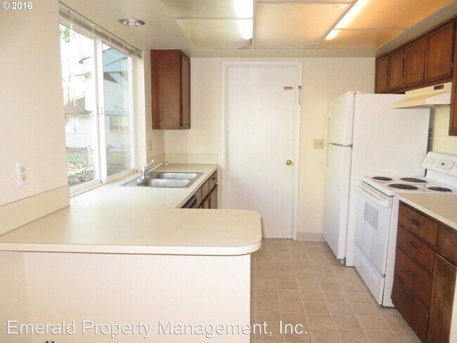 Building Photo - 270 54th St