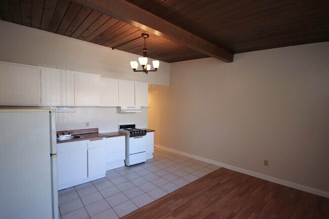Foto del edificio - 210 S Oak Knoll Ave