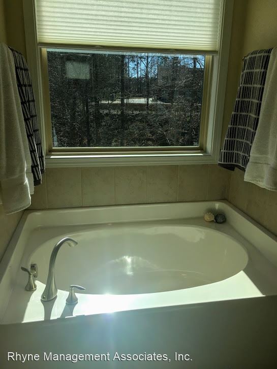 Foto del edificio - 4 br, 3.5 bath House - 5627 Wade Park Blvd