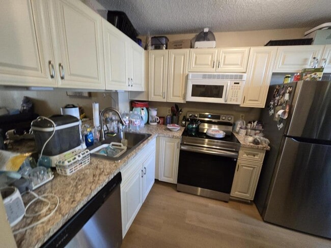 Building Photo - 2955 Stillwell Ct