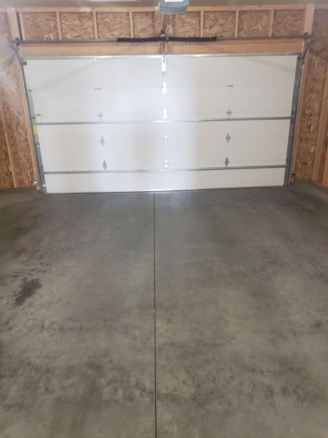 Building Photo - Beautiful 3 bed home in Annafeld