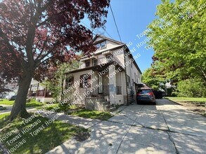 Building Photo - 37 Holmes St