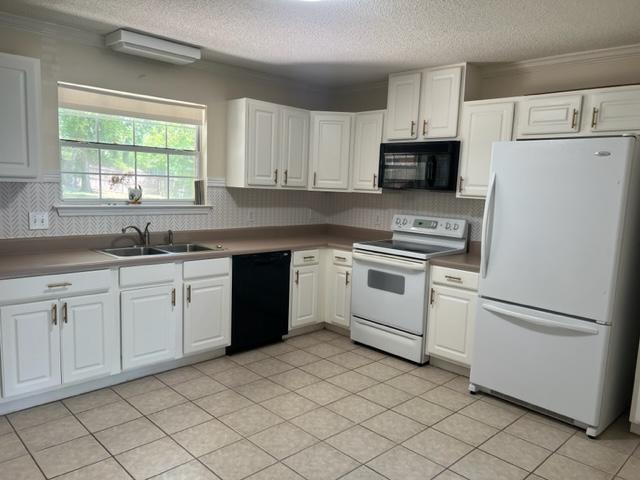 Building Photo - 3411 Lakewind Dr