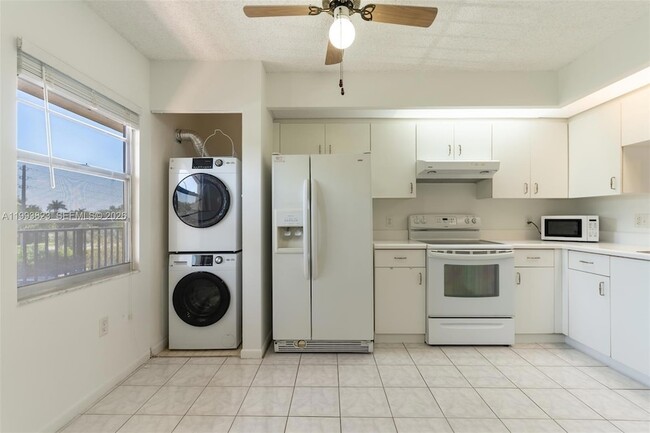 Building Photo - 13455 SW 16th Ct