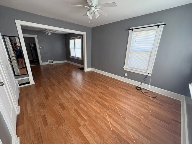 Building Photo - 260 Ackley Ave