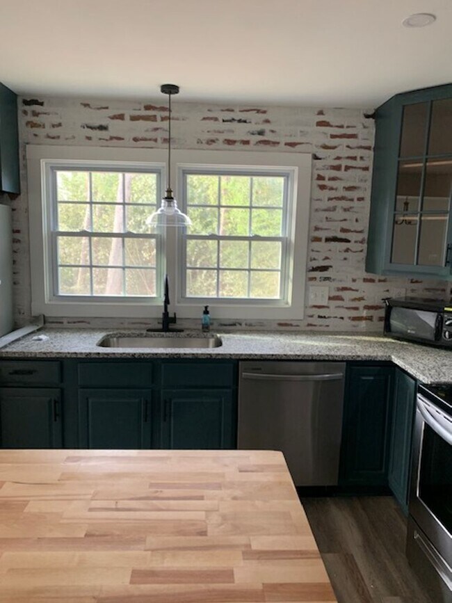 Foto del edificio - 112 Poteat St