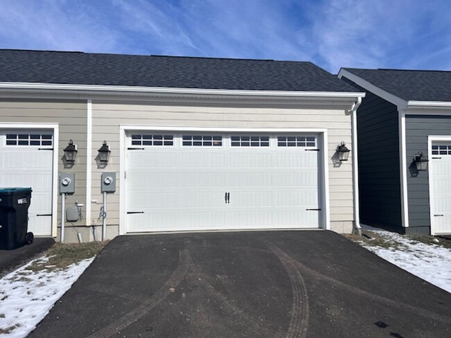 Building Photo - Brand new luxury home in Preston Lake